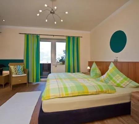 Almdorf בית הארחה