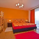 ゲストハウス Almdorf 3*